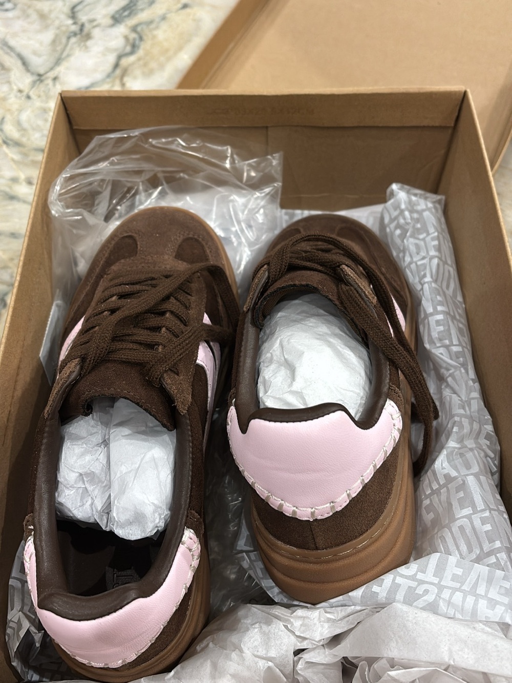 Women's Steve Madden Platform Sneaker,
Size 6, Brand New in Box, Never Worn! - Picture 4 of 6